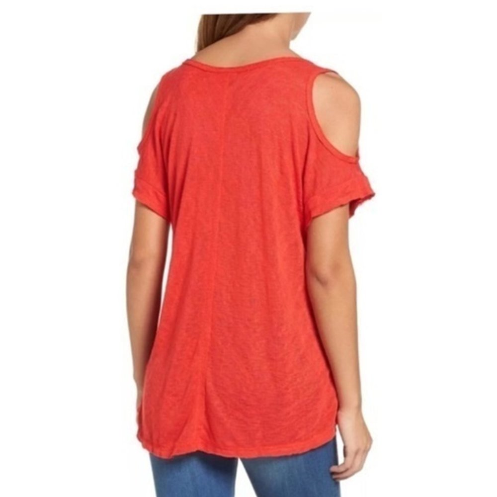 Bobeau Cold Shoulder Top - Picture 2 of 13